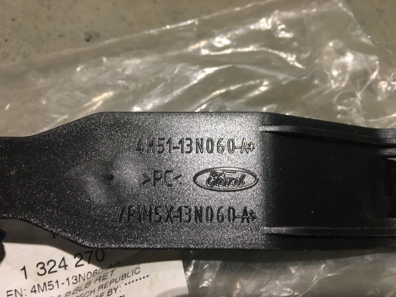 Кронштейн фары Ford Focus 2