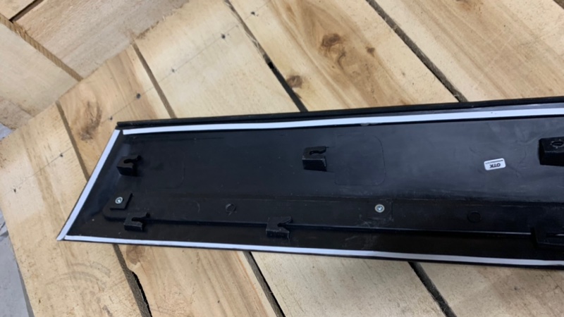 Накладка двери передняя левая Qashqai J10 Накладка двери передняя левая Qashqai J10