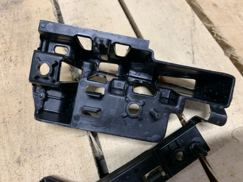 Кронштейн бампера задний левый Peugeot Partner B9