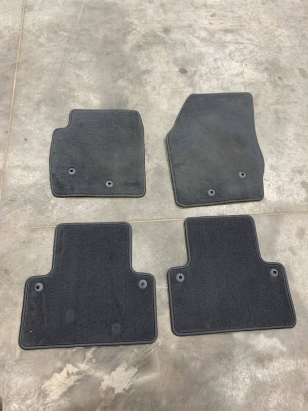 Запчасть коврики салонные Volvo XC90 39994457 Б/У Коврики салонные Volvo XC90 39994457 Б/У