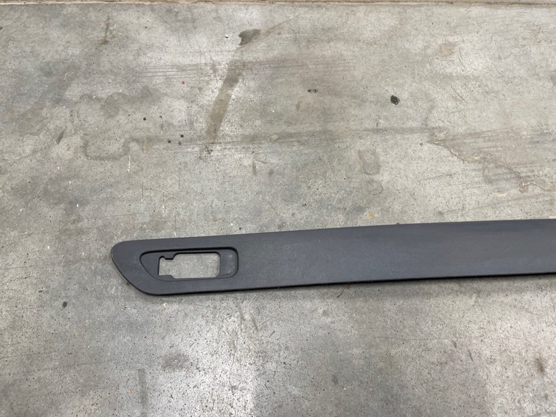 Молдинг двери передний левый XC90 Молдинг двери передний левый XC90