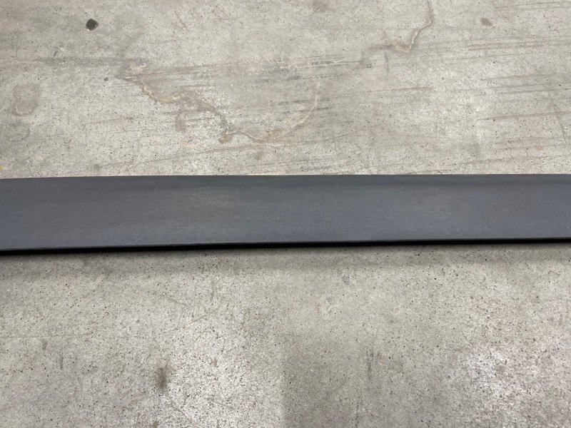 Молдинг двери передний левый Volvo XC90 Молдинг двери передний левый Volvo XC90