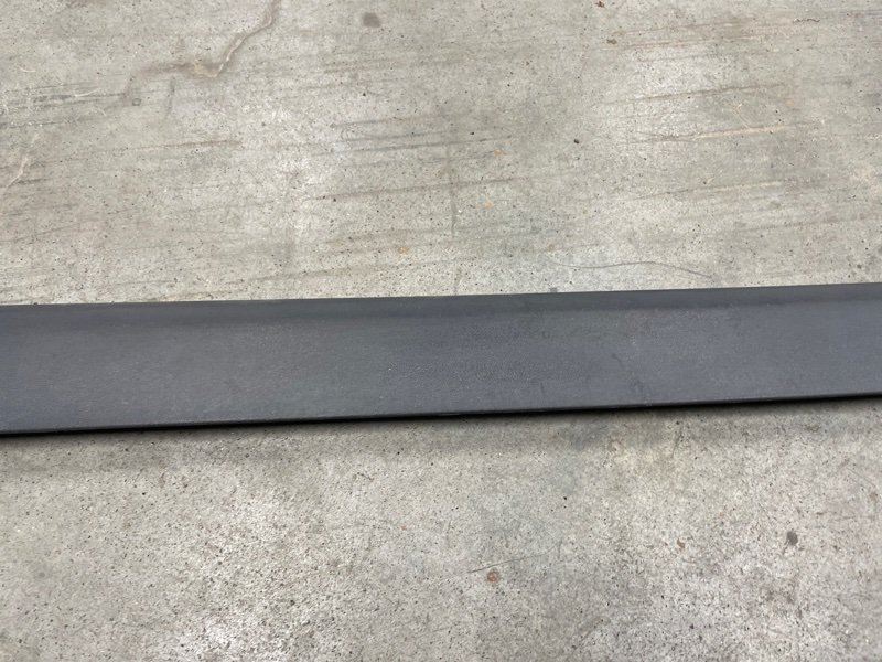 Молдинг двери передний левый XC90 Молдинг двери передний левый XC90