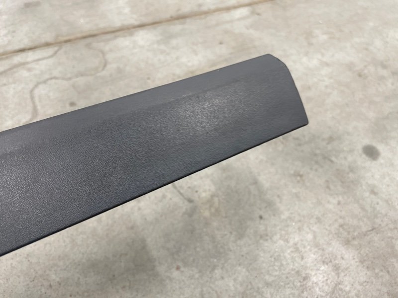 Молдинг двери передний левый XC90 Молдинг двери передний левый XC90