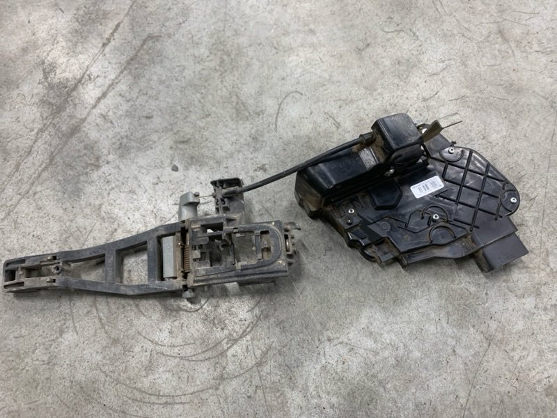 Замок двери задний левый Ford Focus 2 4M5AA26413EC Б/У