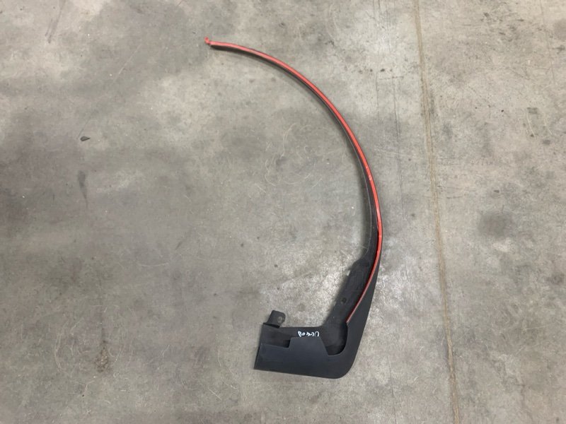 Брызговик задний правый Volvo S40 30632658 Б/У