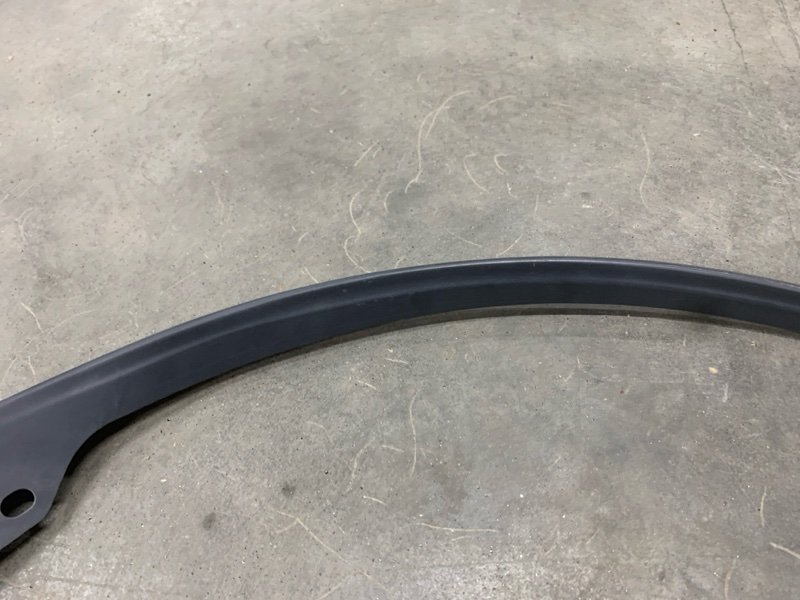 Брызговик задний правый S40