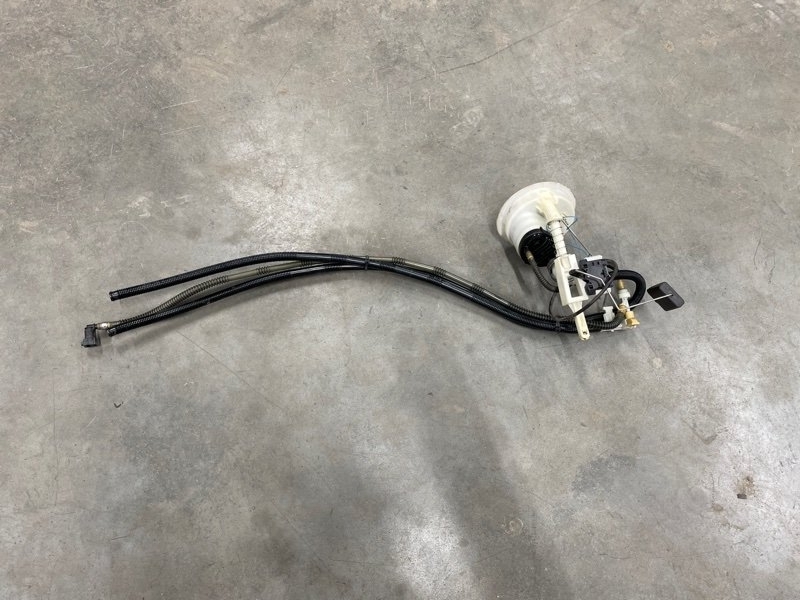 Запчасть датчик уровня топлива BMW 320i 2005 E90 N46 16117170090 Б/У Датчик уровня топлива BMW 320i 2005 E90 N46 16117170090 Б/У