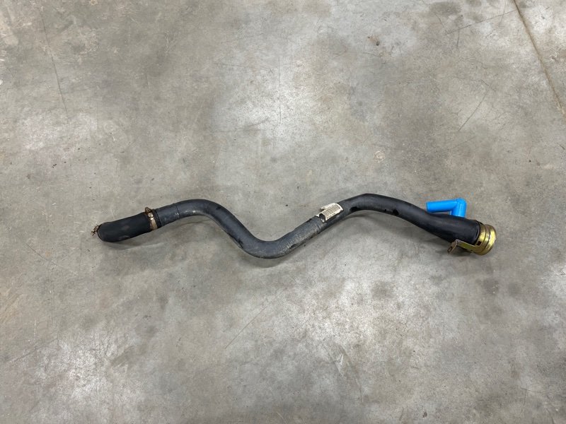 Запчасть горловина топливного бака BMW 320i 2005 E90 N46 16117203751 Б/У Горловина топливного бака BMW 320i 2005 E90 N46 16117203751 Б/У