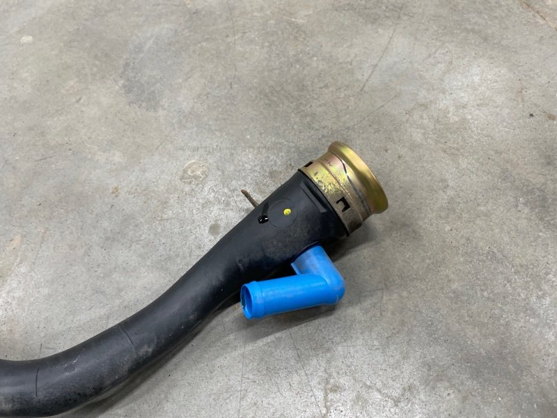 Горловина топливного бака 320i 2005 E90 N46 Горловина топливного бака 320i 2005 E90 N46