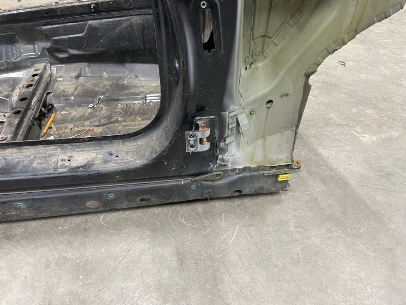 Порог правый 320i 2005 E90 N46 Порог правый 320i 2005 E90 N46