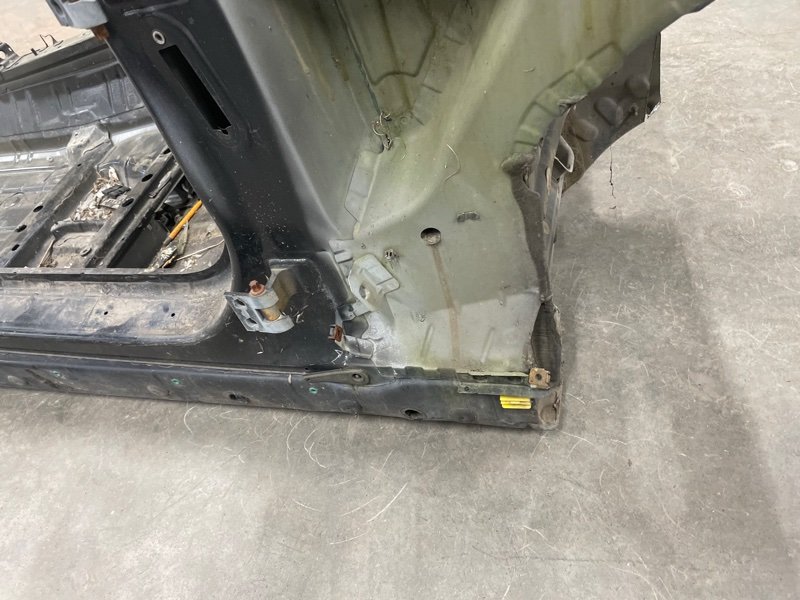 Порог правый 320i 2005 E90 N46 Порог правый 320i 2005 E90 N46