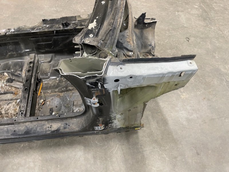 Порог правый 320i 2005 E90 N46 Порог правый 320i 2005 E90 N46