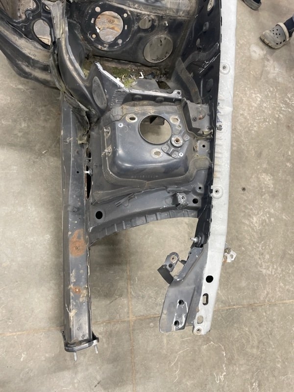 Четверть передний левый 320i 2005 E90 N46