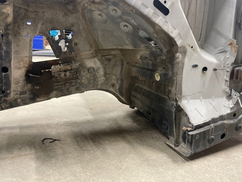 Четверть передний левый 320i 2005 E90 N46