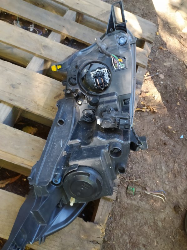 Фара галогеновая Peugeot 2008 Фара галогеновая Peugeot 2008