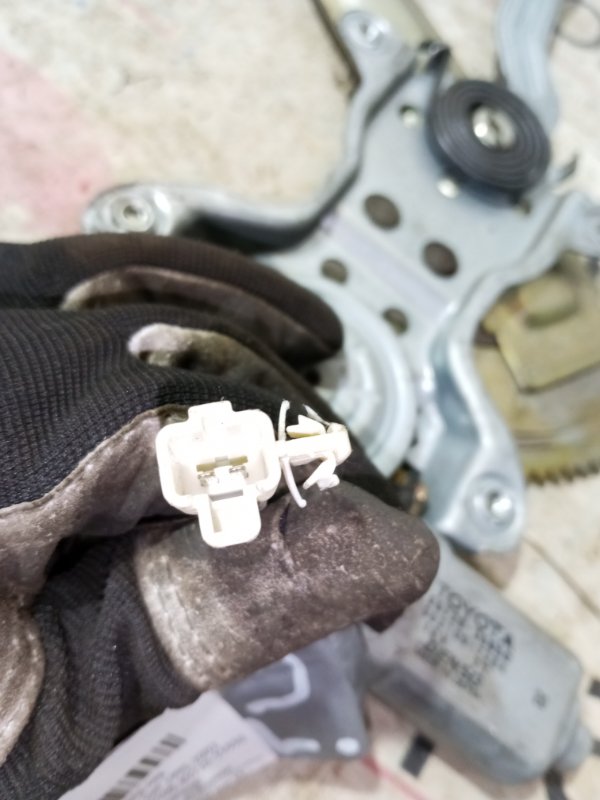 Стеклоподъемник передний левый Toyota 4 Runner/Hilux Surf