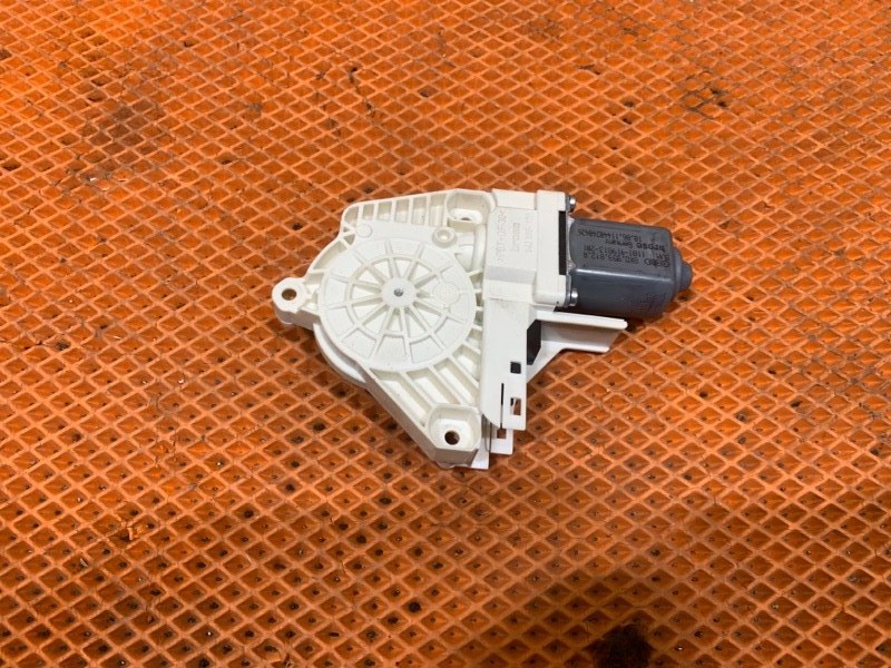 Мотор стеклоподъемника Audi A6 C7 2012 4G CGWB 8k0959812a Б/У