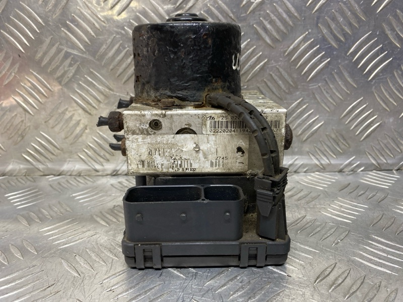 Блок ABS Chrysler Voyager IV 2001-2007 2.4