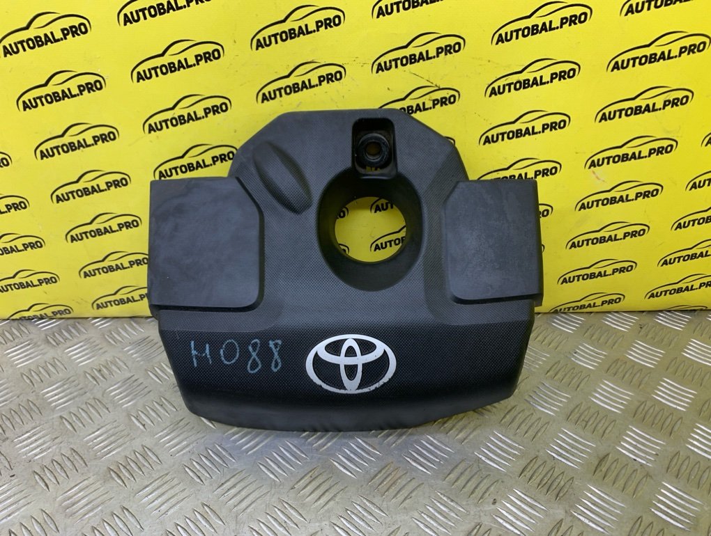 Декоративная крышка двигателя Toyota Hilux (2015-2021) 2021 Пикап 2.8 D 1GDFTV 126010E030 Б/У