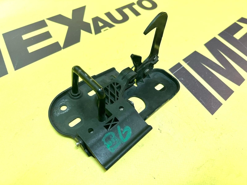 Крюк замка капота Volkswagen Passat B6 3C0823480 Б/У