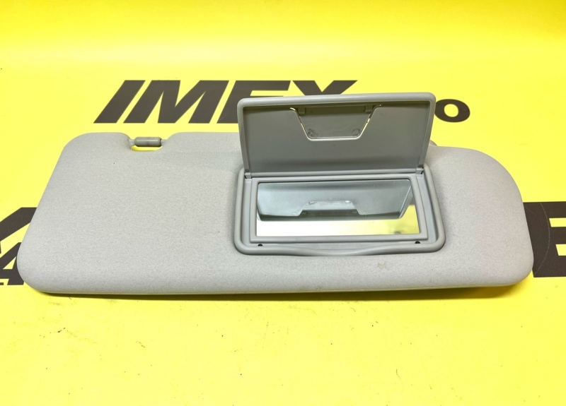 Запчасть солнцезащитный козырек правый Mitsubishi Grandis NA4W MR779654 контрактная Солнцезащитный козырек правый Mitsubishi Grandis NA4W MR779654 контрактная