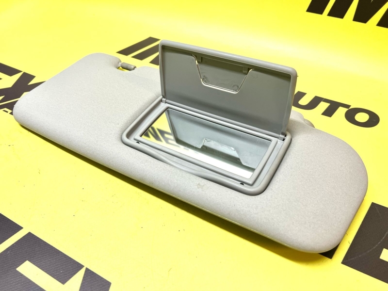 Солнцезащитный козырек правый Grandis NA4W Солнцезащитный козырек правый Grandis NA4W