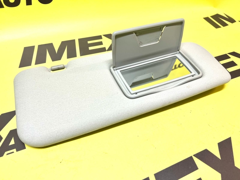 Солнцезащитный козырек правый Mitsubishi Grandis NA4W Солнцезащитный козырек правый Mitsubishi Grandis NA4W