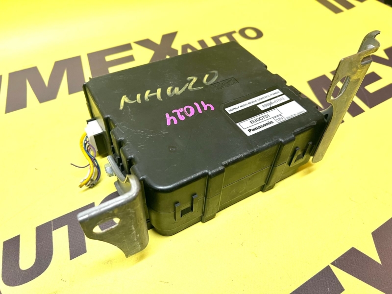Блок управления ABS Toyota Prius NHW20 8968047010 Б/У