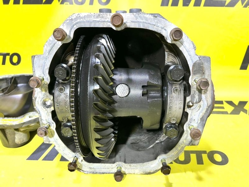 Редуктор задний Explorer 3 UN152