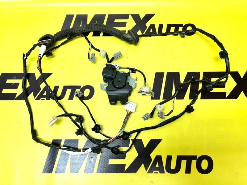 Замок+кнопка багажника Mitsubishi Lancer 10 4B11T