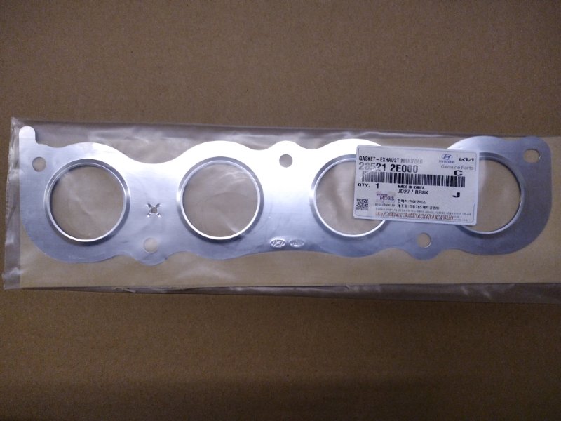 Запчасть прокладка выпускного коллектора 285212E000 новая Прокладка выпускного коллектора 285212E000 новая