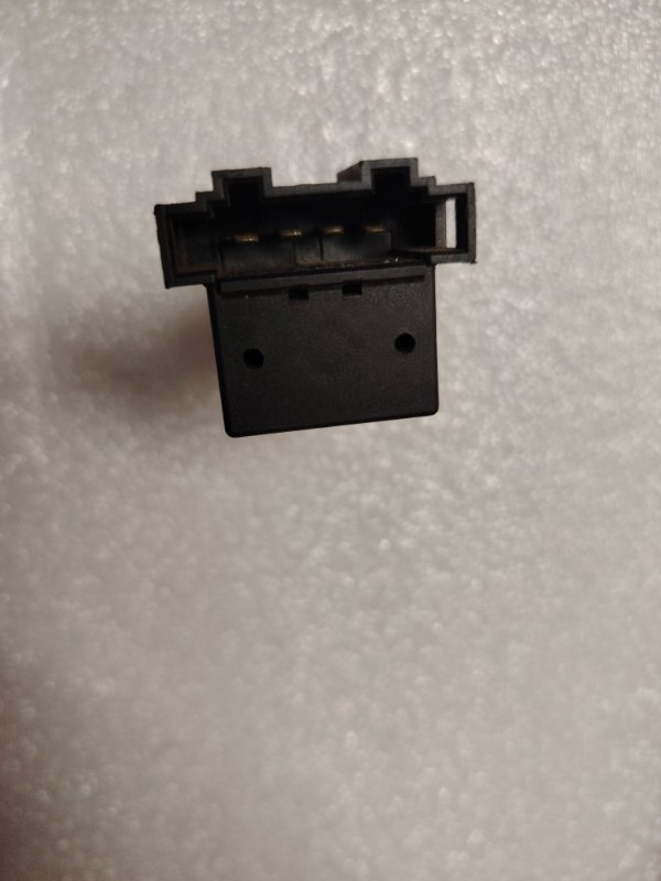 Датчик педали тормоза Volkswagen Touareg