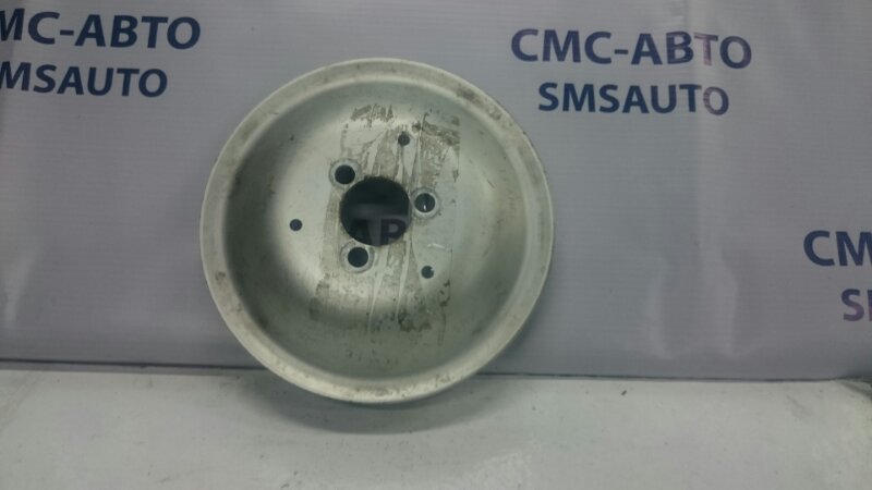 Шкив помпы Audi A4 B7 Шкив помпы Audi A4 B7