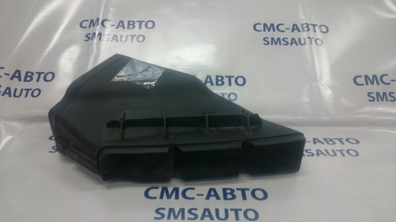 Воздухозаборник передний Audi A6 C6 4F0129618J контрактная
