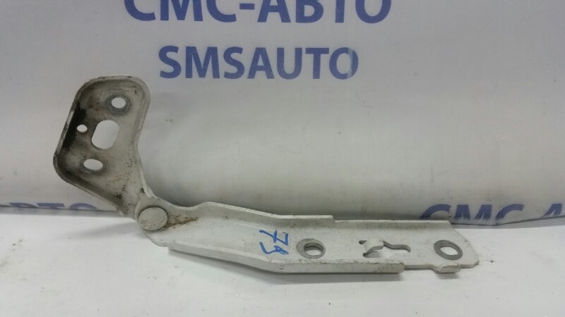 Петля капота передняя правая Audi A6 C6 4F0823302 контрактная