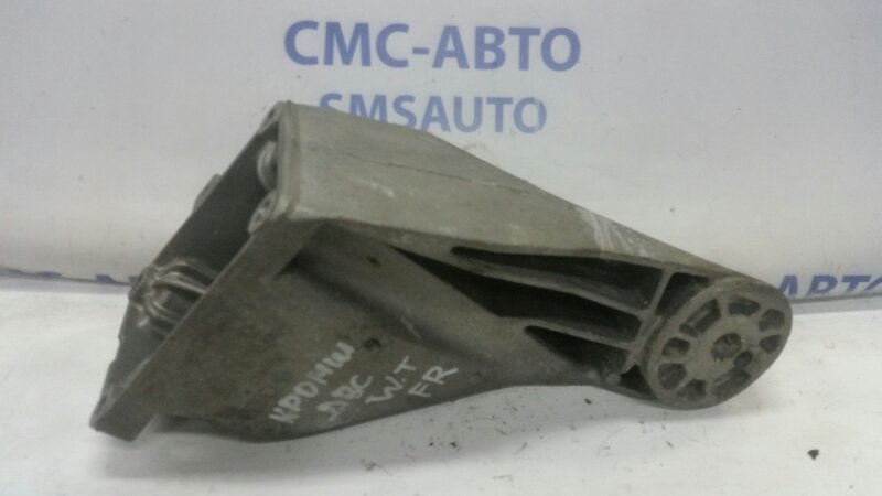 Кронштейн ДВС правый Touareg 2003-2009 3.2 AZZ Кронштейн ДВС правый Touareg 2003-2009 3.2 AZZ