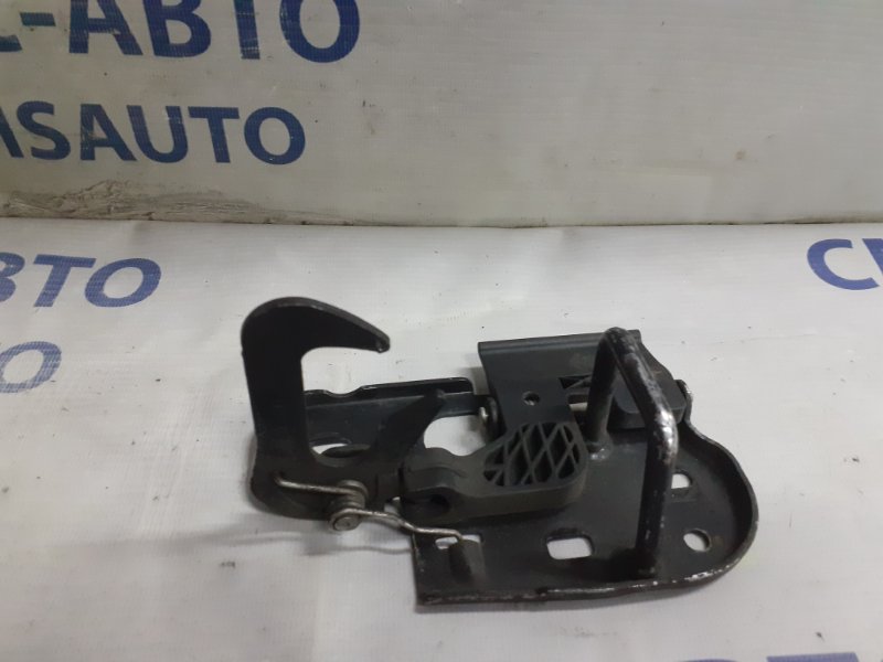 Крюк капота Volkswagen Passat 2006-2007 2.0T 3C0823480 контрактная