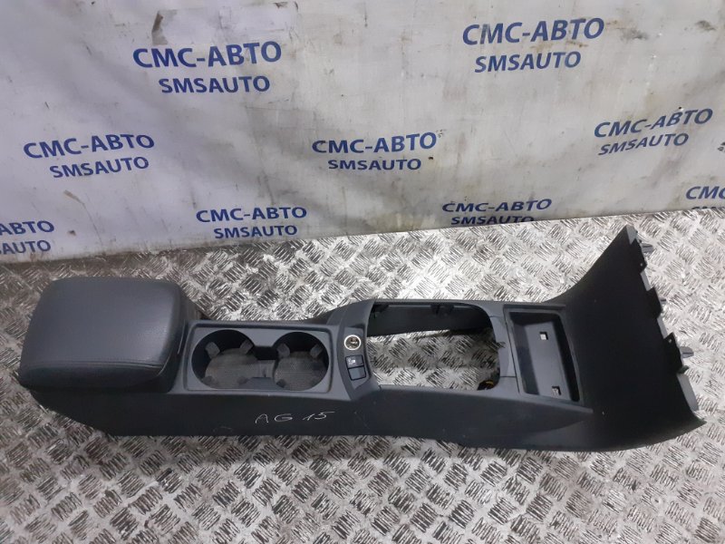 Подлокотник Volvo S40 2005 Подлокотник Volvo S40 2005