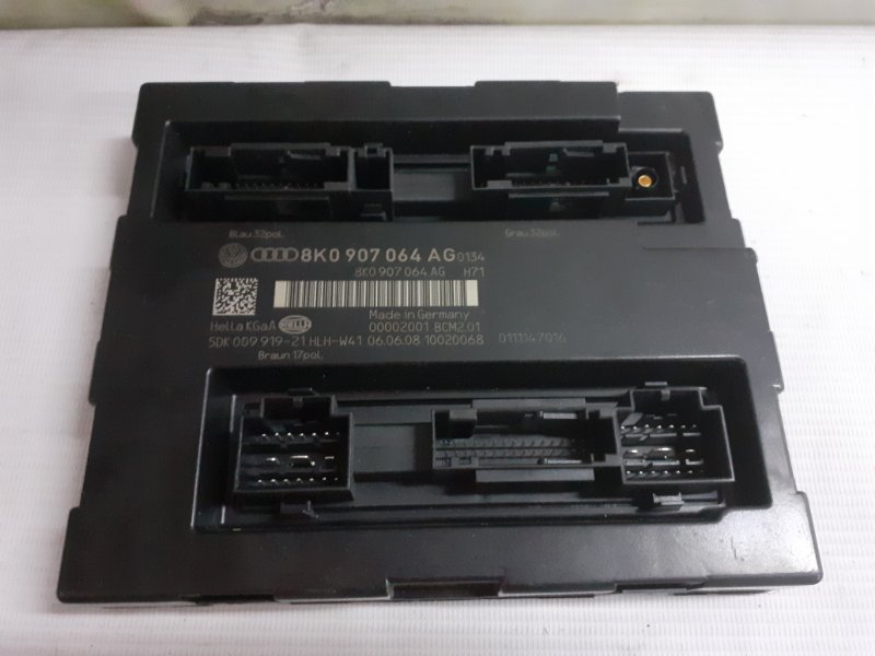 Блок комфорта Audi A4 8K 3.2 Блок комфорта Audi A4 8K 3.2