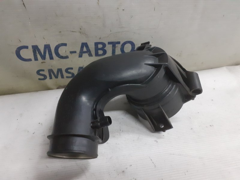 Патрубок воздушный Mercedes-Benz C-Class W204 1.8Т A2710900829 контрактная
