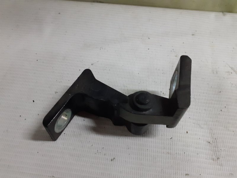 Петля двери Audi A4 8K 3.2 Петля двери Audi A4 8K 3.2