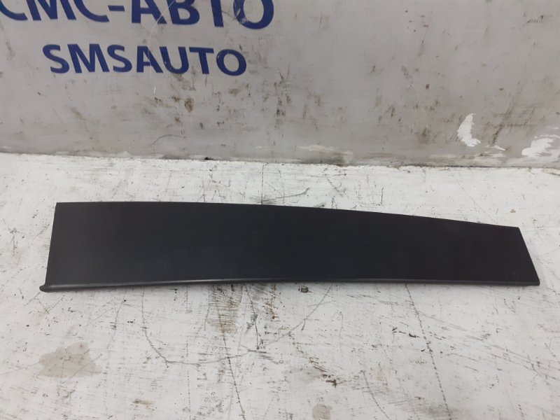 Накладка двери вертикальная левая Volvo C30 2008-2012 8679938 Б/У