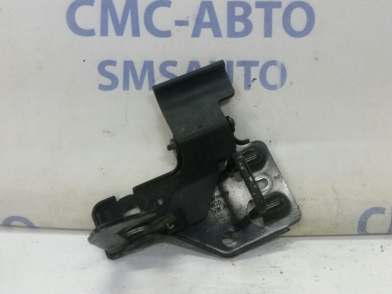 Крюк капота Volkswagen Touareg 2003-2009 3.2 AZZ 7L0823480A контрактная