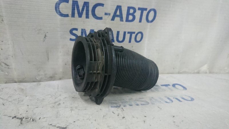 Патрубок воздушный Passat B6 Патрубок воздушный Passat B6