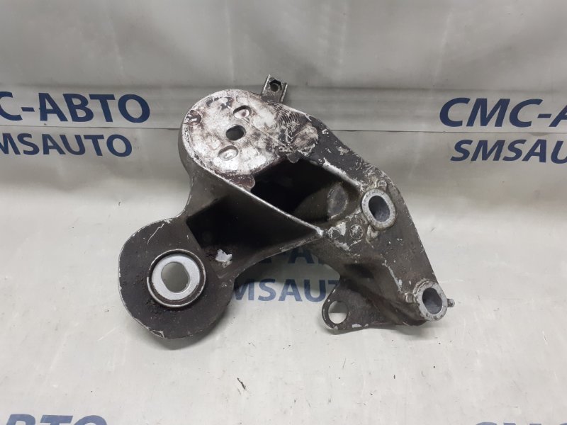 Кронштейн двс Audi A6 C6 2.4 Кронштейн двс Audi A6 C6 2.4