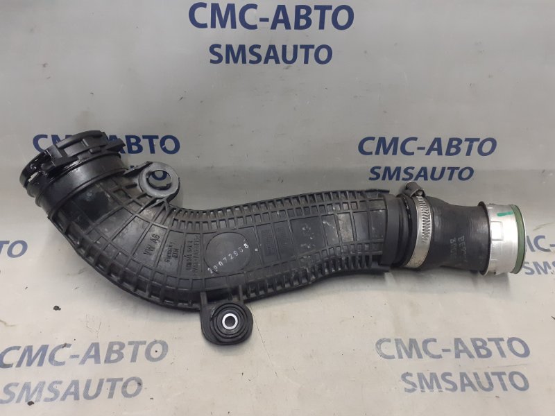 Патрубок интеркулера Volkswagen Tiguan 2011-2015 2.0T 1K0145840 контрактная