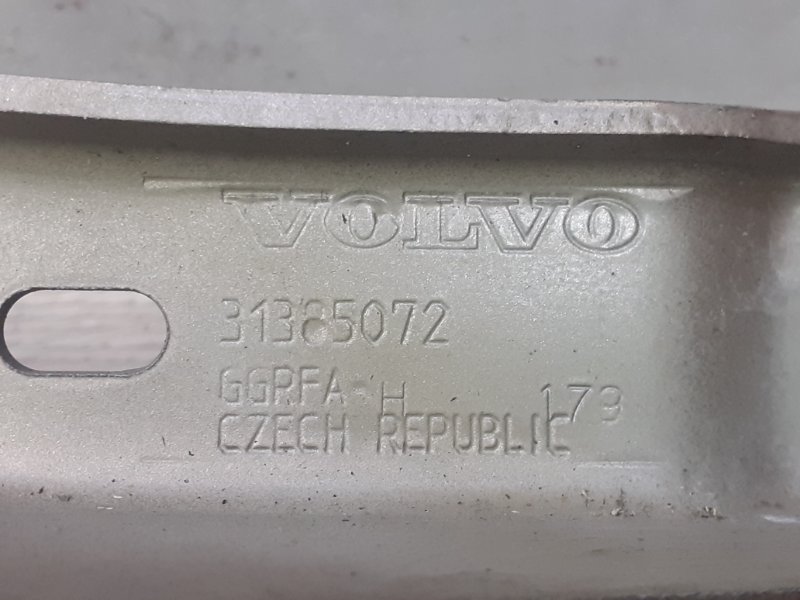 Петля капота правая V40 V40 Cross country B5204T9