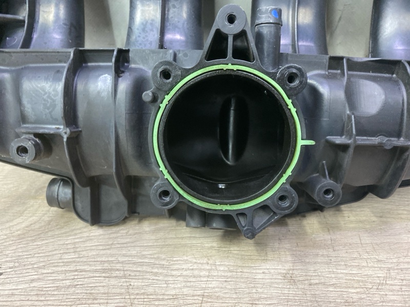 Коллектор впускной A6 2014 C7 2.0T CDN
