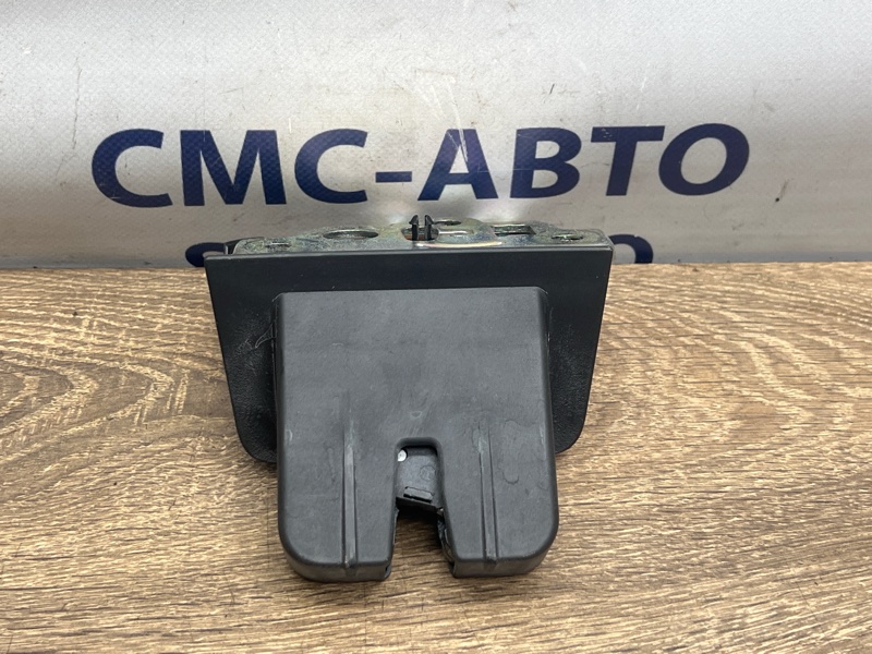 Замок багажника A6 C7 2.0 CYP